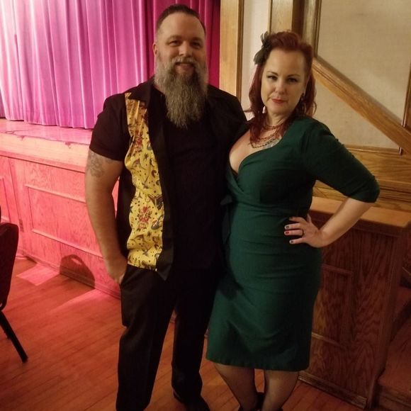 Meet your Posher, Melissa - Picture 1 of 1